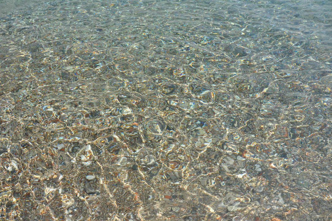 Glasklares Meerwasser am Hotelstrand Rodos Palladium Leisure & Wellness