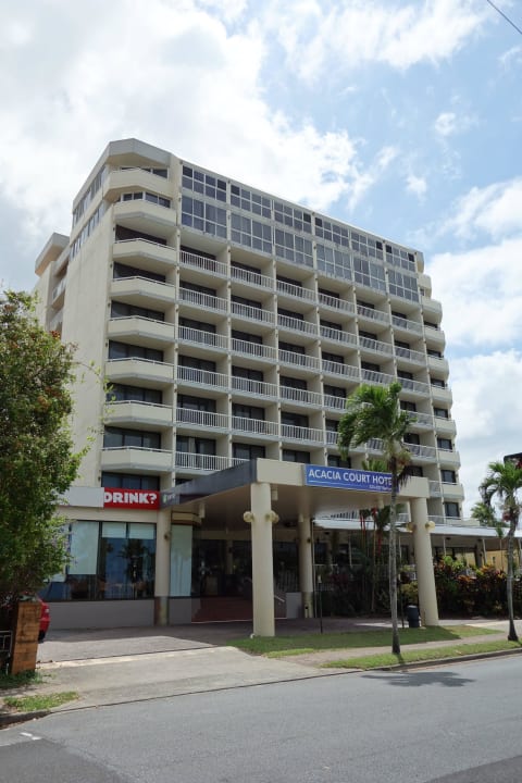 Das Hotel von außen Hotel Acacia Court