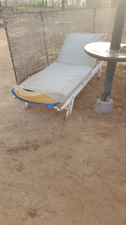 Strand + Liege + Auflage eckelhaft Riviera Aqua Park Resort