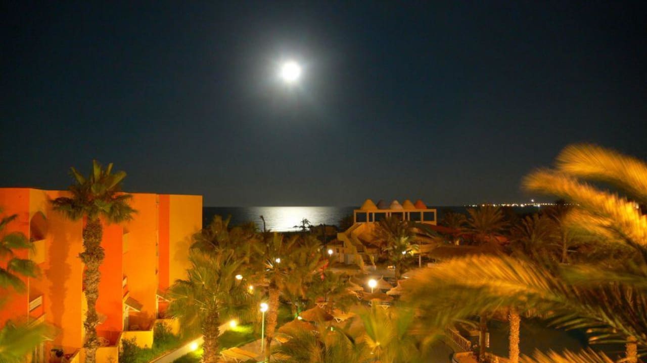 Blick vom Balkon in die Nacht Caribbean World Thalasso Djerba
