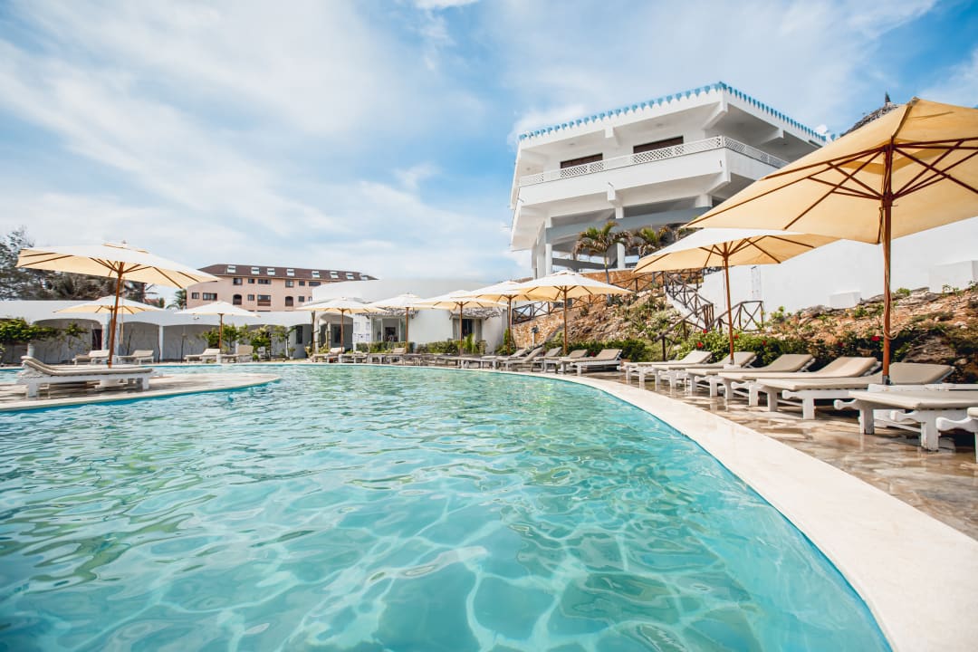 Pool AHG Lion Beach Resort