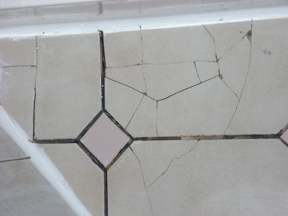 Kaputte Fliesen Hotel Berjaya Eden Park