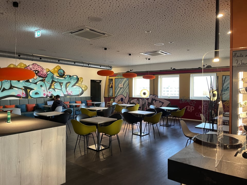 Gastro Holiday Inn - the niu, Hide Berlin Friedrichshain