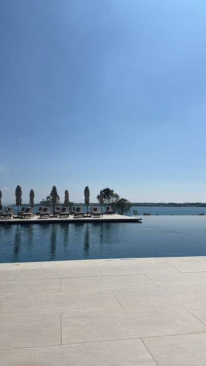 Pool Anda Barut Collection