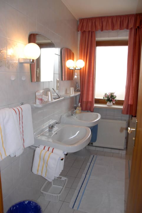 Ferienwohnung Hochgern - Badezimmer Ferienwohnung Gamsei