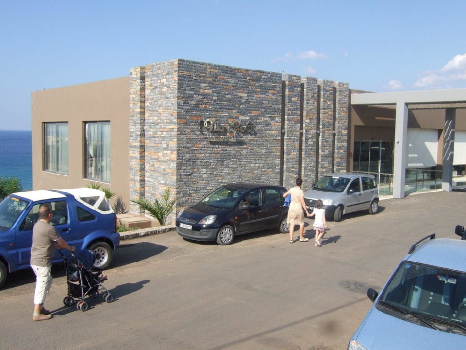 Hoteleinfahrt Atlantica Mikri Poli Crete