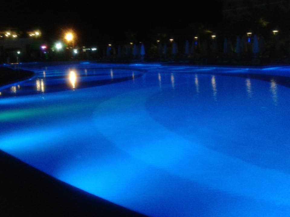 Pool am Abend Crystal Waterworld