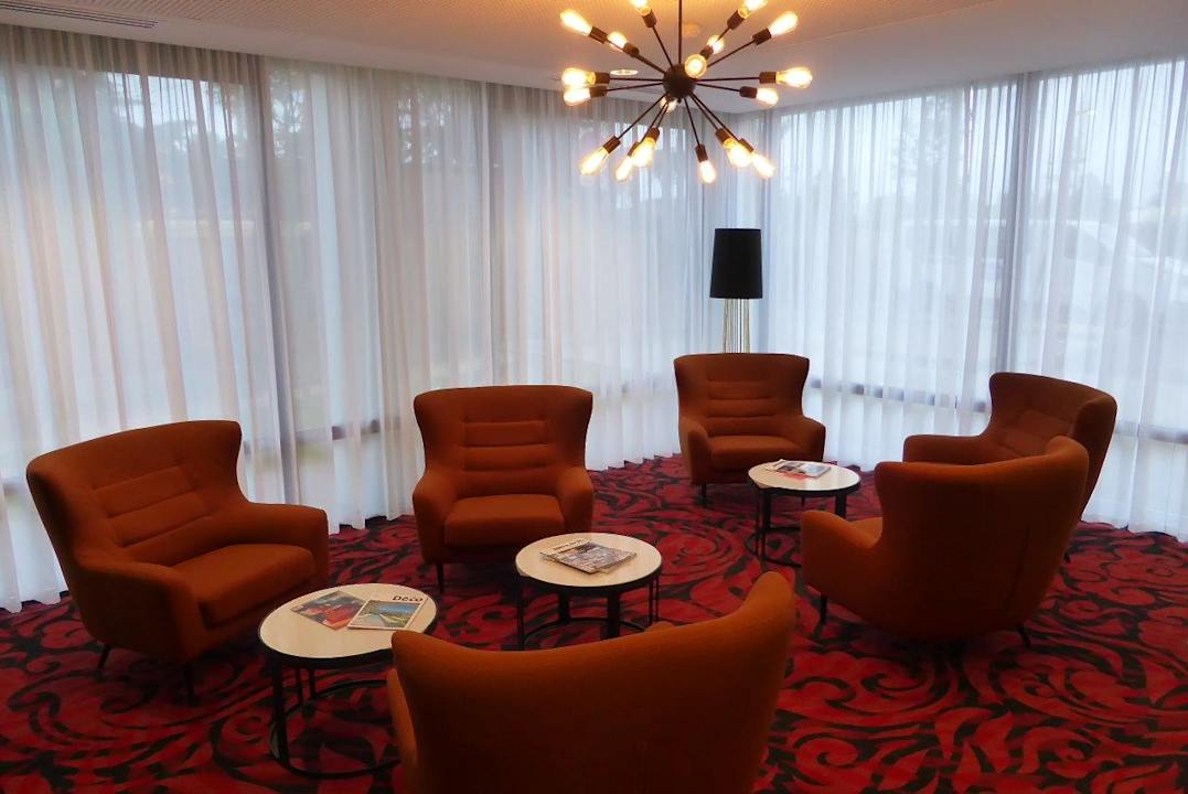 Lobby Hampton by Hilton Toulouse Airport