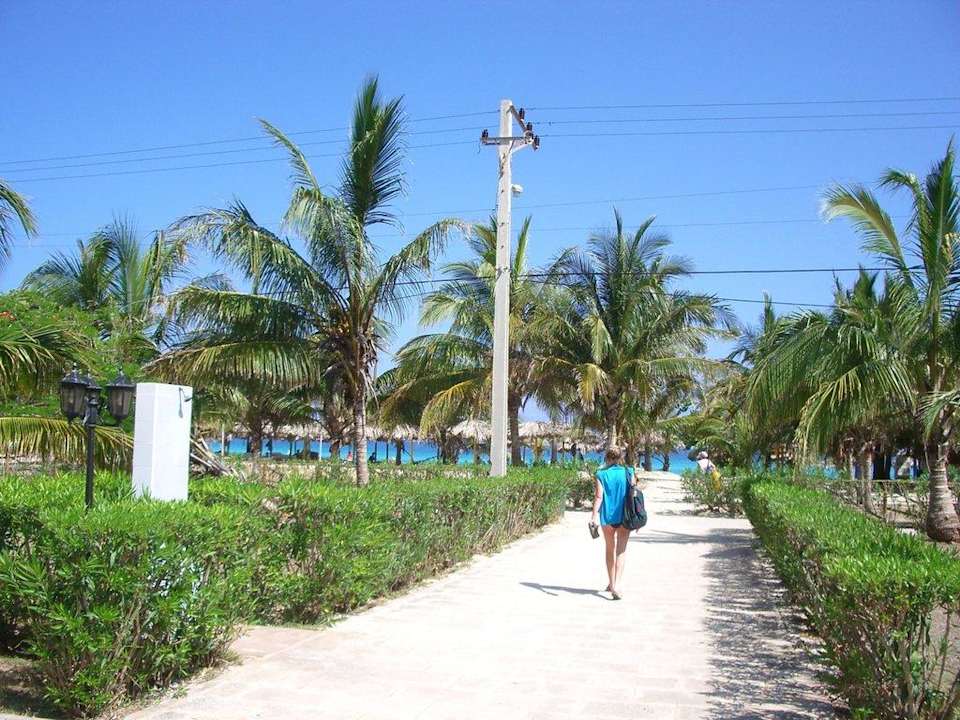 Weg zum Hotelstrand Hotel Roc Barlovento
