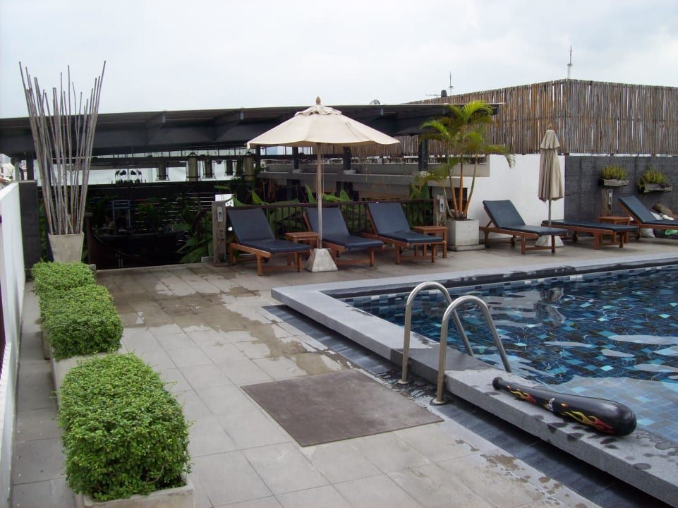 Dachterrassenpool Hotel Navalai River Resort