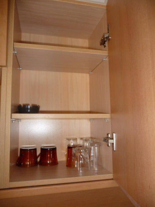 Komplette Ausstattung der Küche Cala Llenya Resort Ibiza