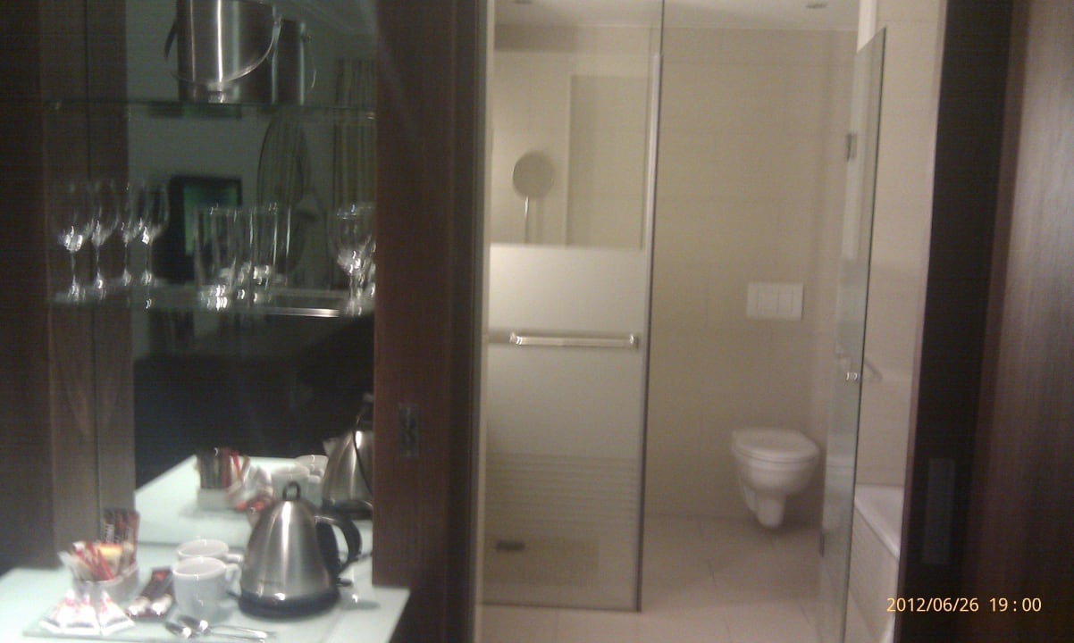 Clean bathroom, fully equiped Radisson Blu Hotel Sandton