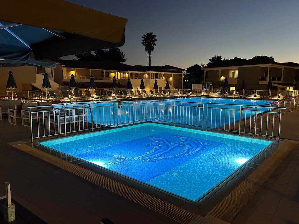 Pool Hotel Lagomandra Beach
