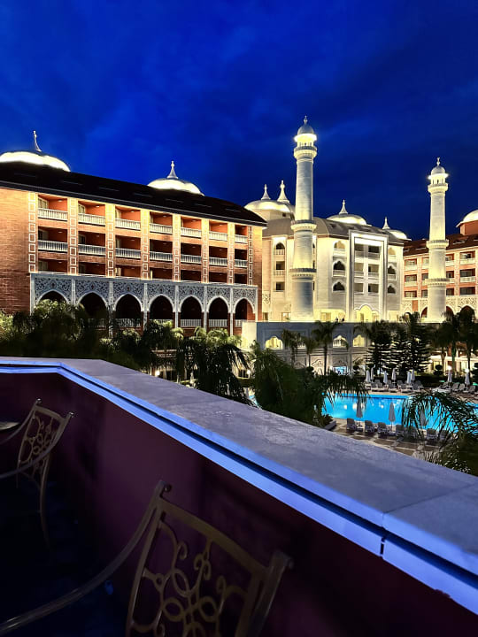 Außenansicht Royal Taj Mahal Hotel