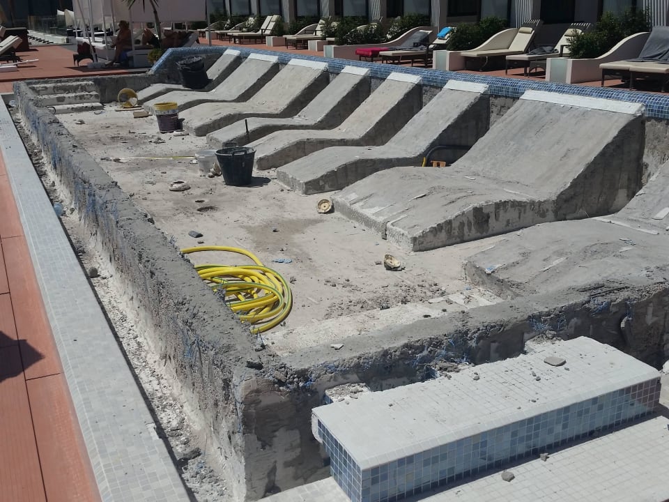 Wiederherstellung des Pools auf d. Premiumterrasse Occidental Jandía Royal Level - Adults only