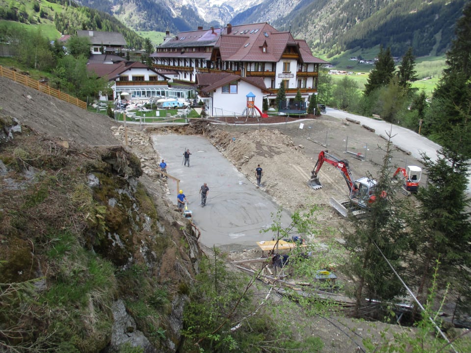 Neugestalltung Schwimmbad Sonklarhof