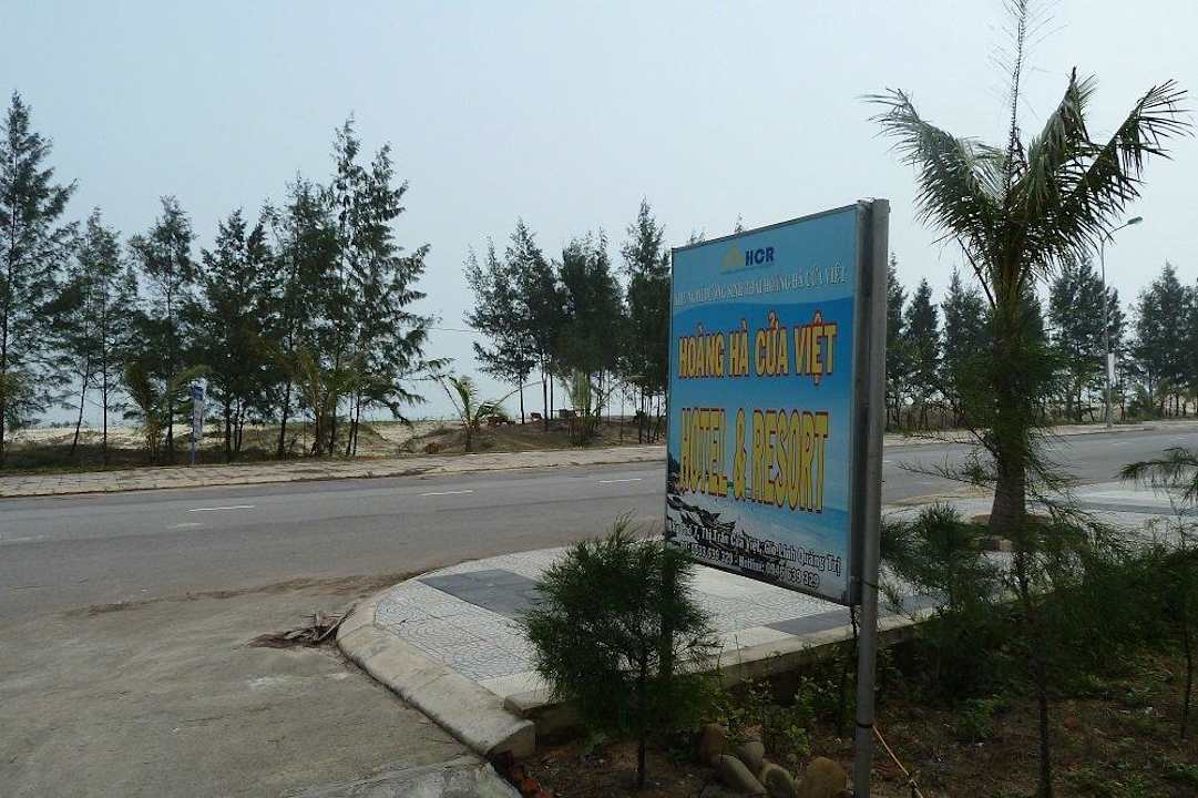Einfahrt, Blick zur Straße Hoang Ha Cua Viet Resort