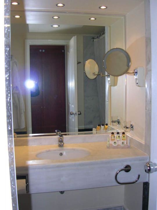 Badezimmer Neptune Luxury Resort