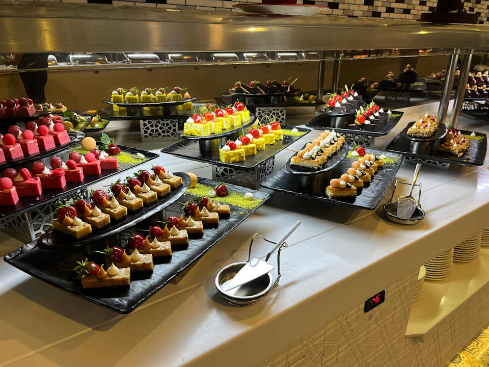 Gastro Royal Taj Mahal Hotel