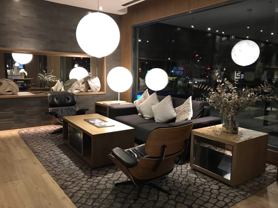 Lobby AC Hotel General Alava by Marriott