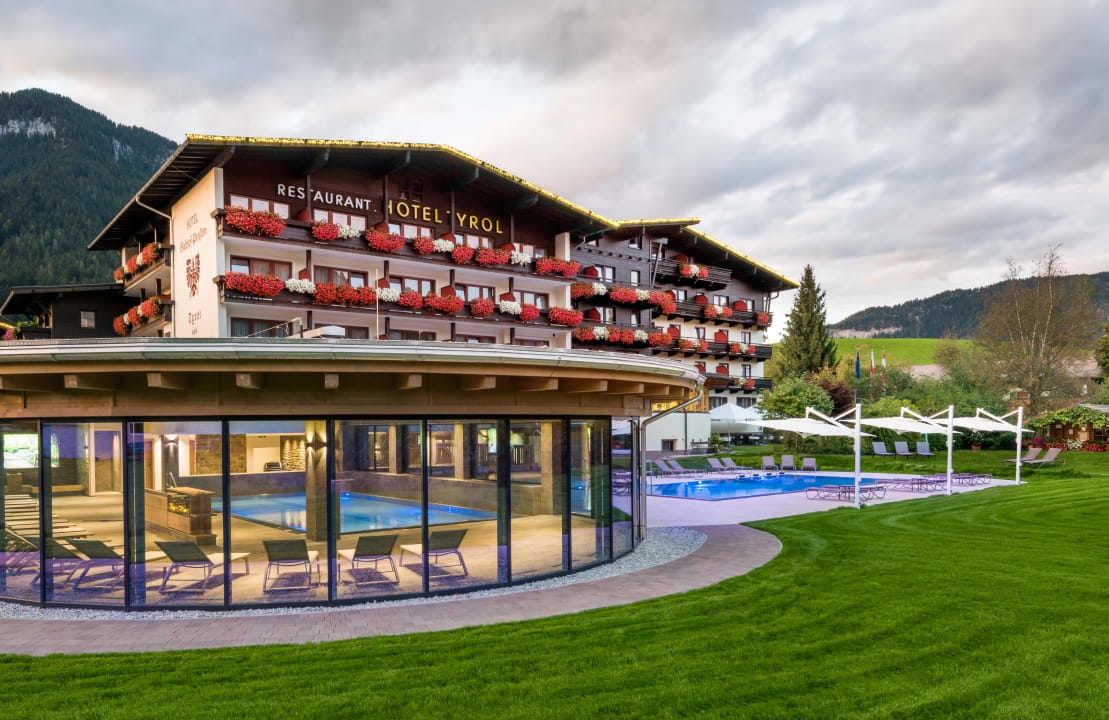 Außenansicht Hotel Tyrol