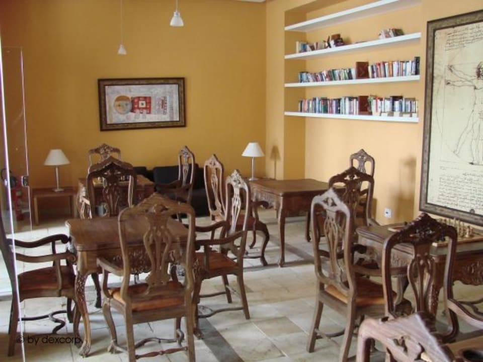 Bibliothek unter den Arkaden Iberostar Waves Bahia