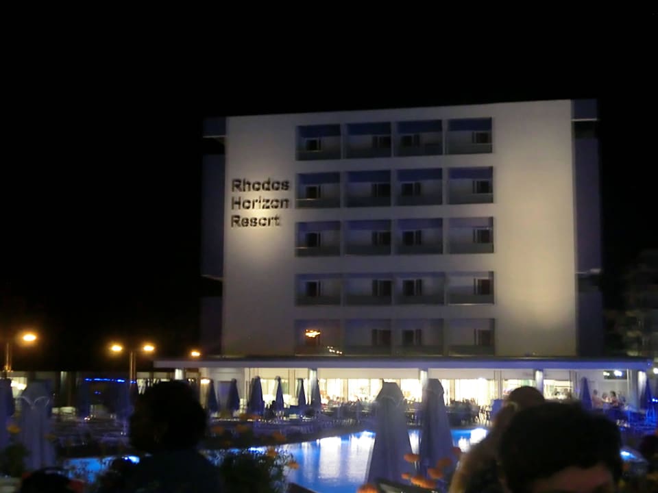 Blick von Hauptgebäude auf Nebengebäude Rhodos Horizon Resort