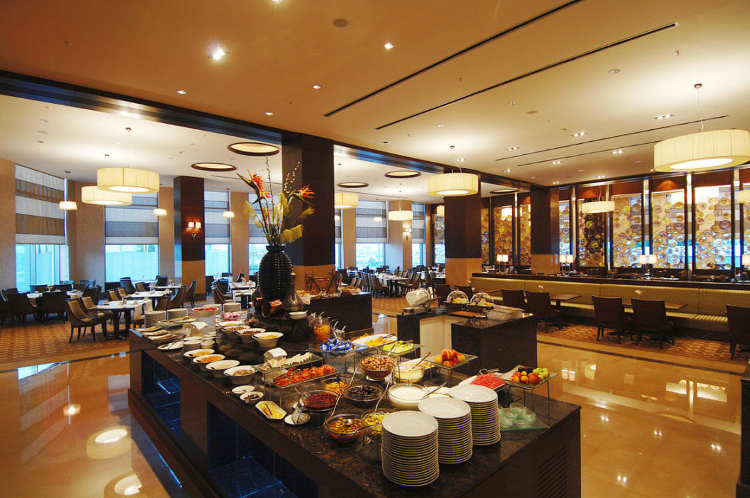 Alesta Main Restaurant Titanic Business Kartal