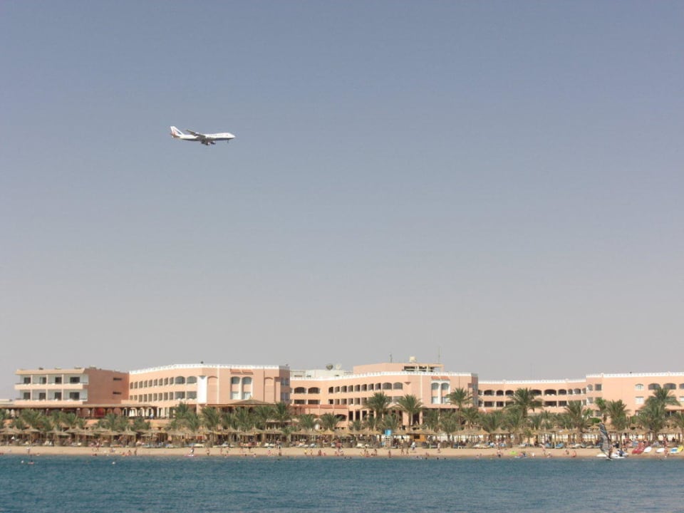 Flugzeug im Landeanflug Pickalbatros Aqua Vista Resort - Hurghada