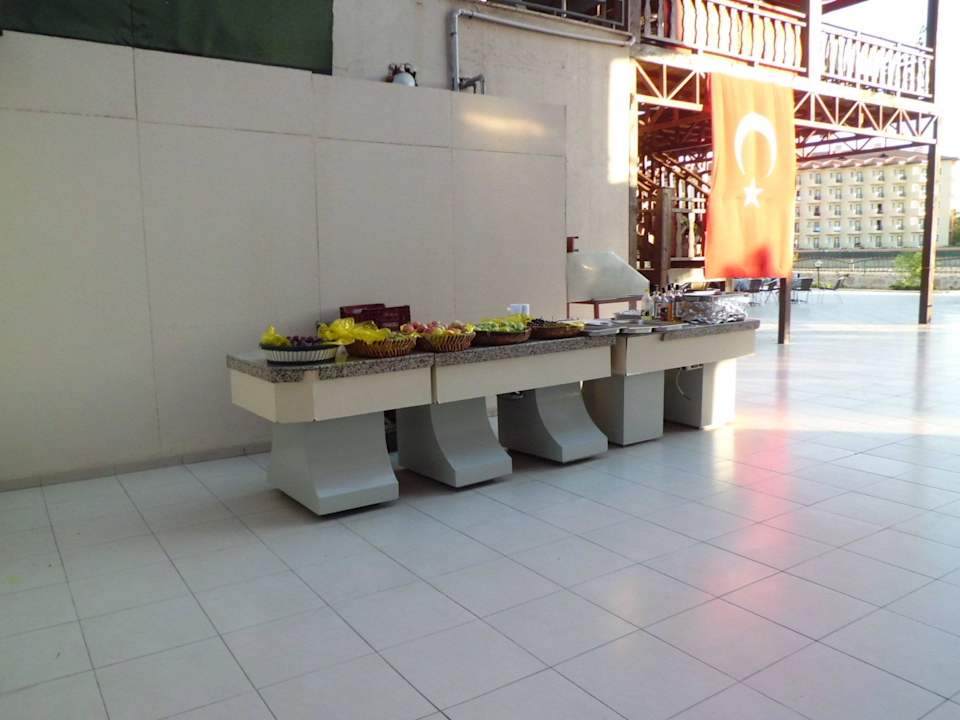 Buffet Side Royal Paradise Hotel