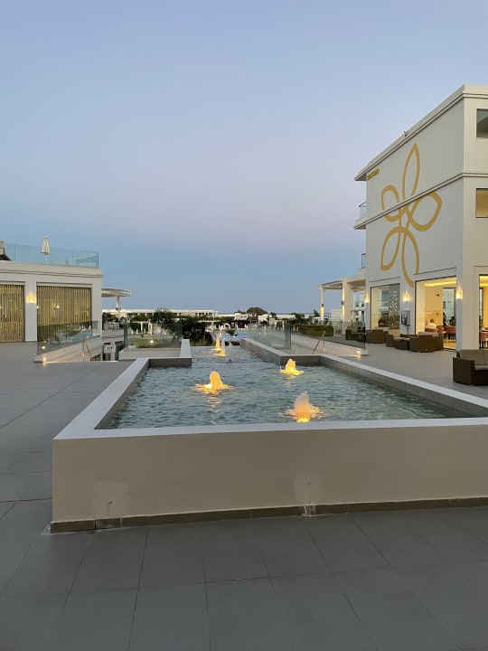 Außenansicht Asterias Beach Resort