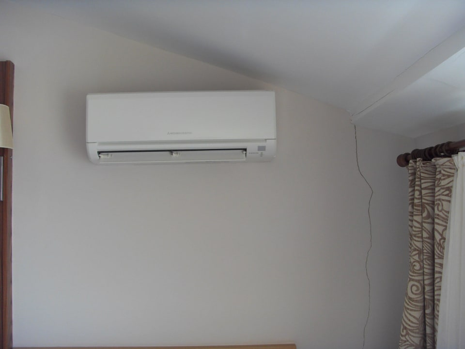 Risse in den Wänden. Klima fiel des Öfteren aus MC Beach Park Resort Hotel