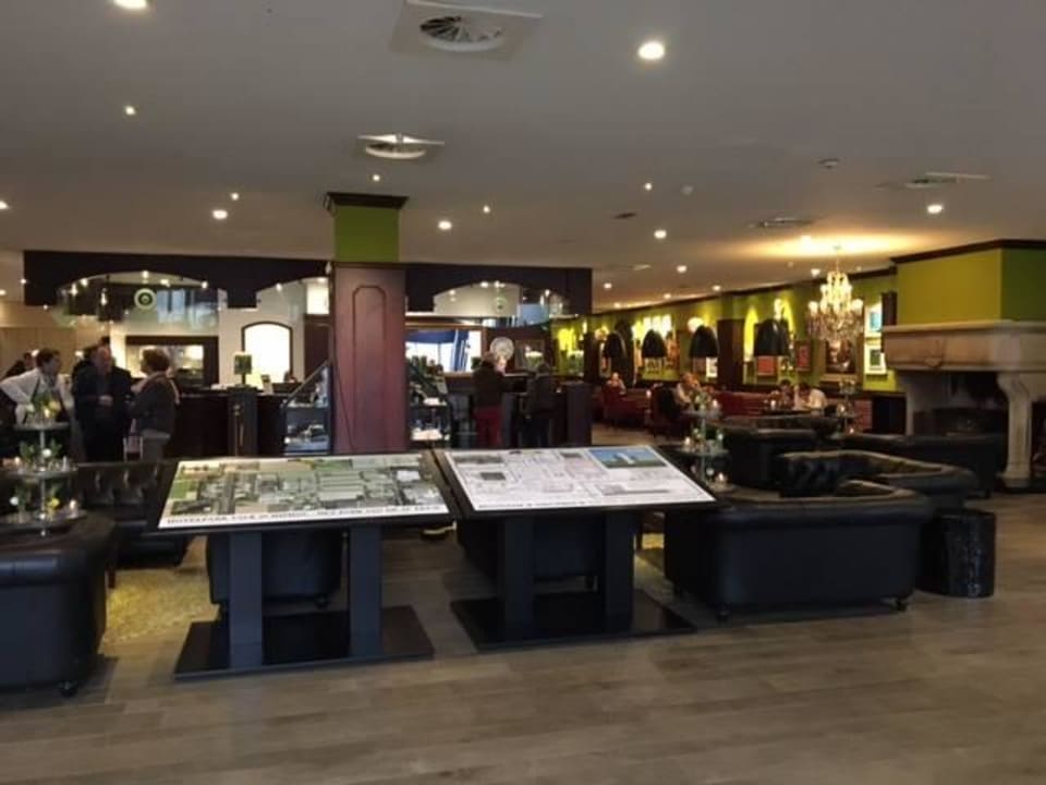 Großzügiger Eingangsbereich  Van der Valk Hotel A4 Schiphol