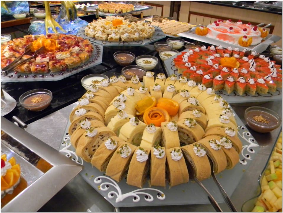 10 jaar taarten in Alba Resort Alba Resort Hotel