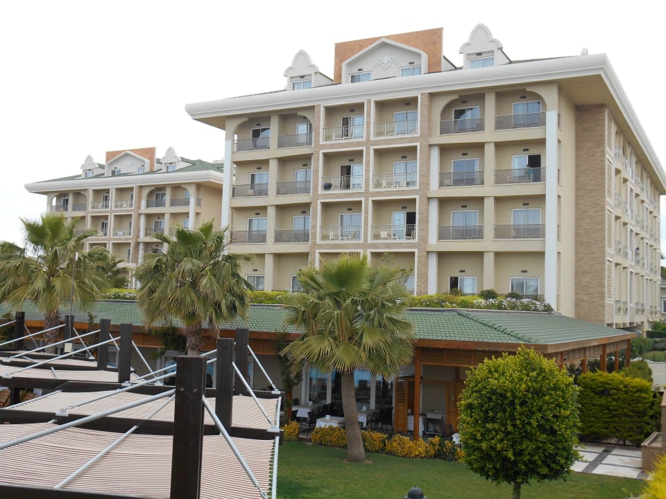 Blick auf die Anlage vom Meer Adalya Resort & Spa - Adults Only