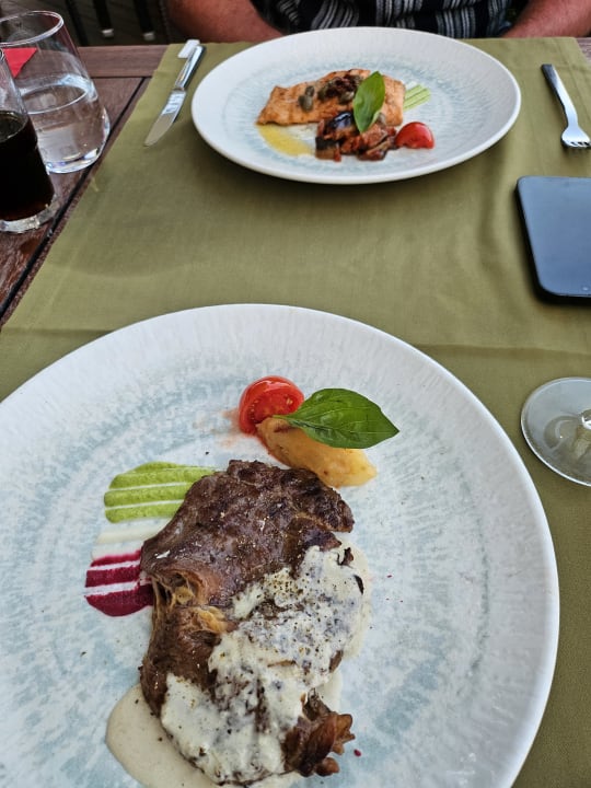 Gastro Xanadu Resort Hotel