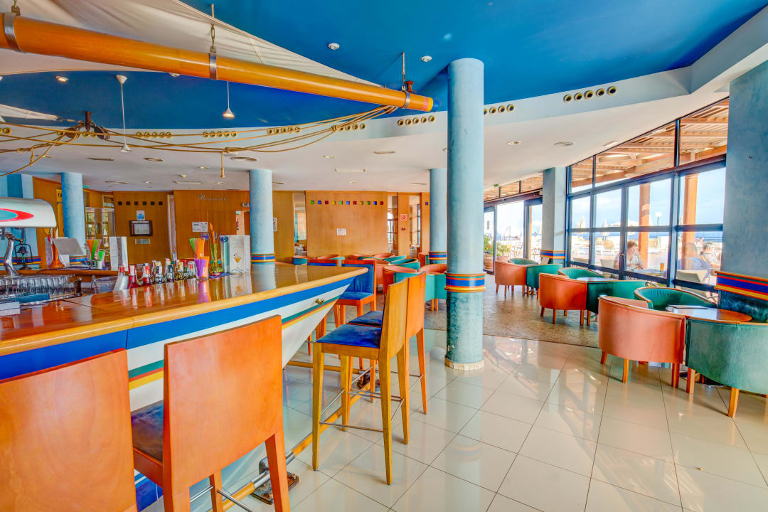 Restaurant SBH Crystal Beach Hotel & Suites