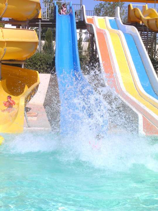 Spaß! Omar Khayam Resort & Aquapark