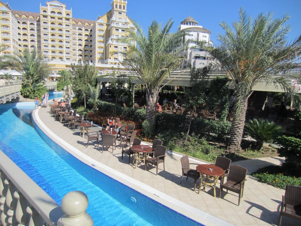 Vor der Poolbar Royal Holiday Palace