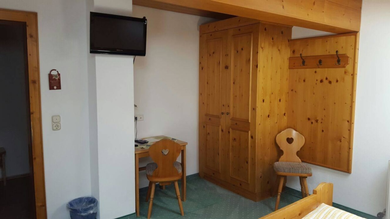 Schlafzimmer 1 Haus Rosmarie