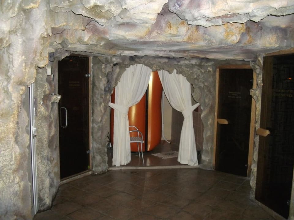 Der Spabereich als Höhle designt Spa Hotel Rich