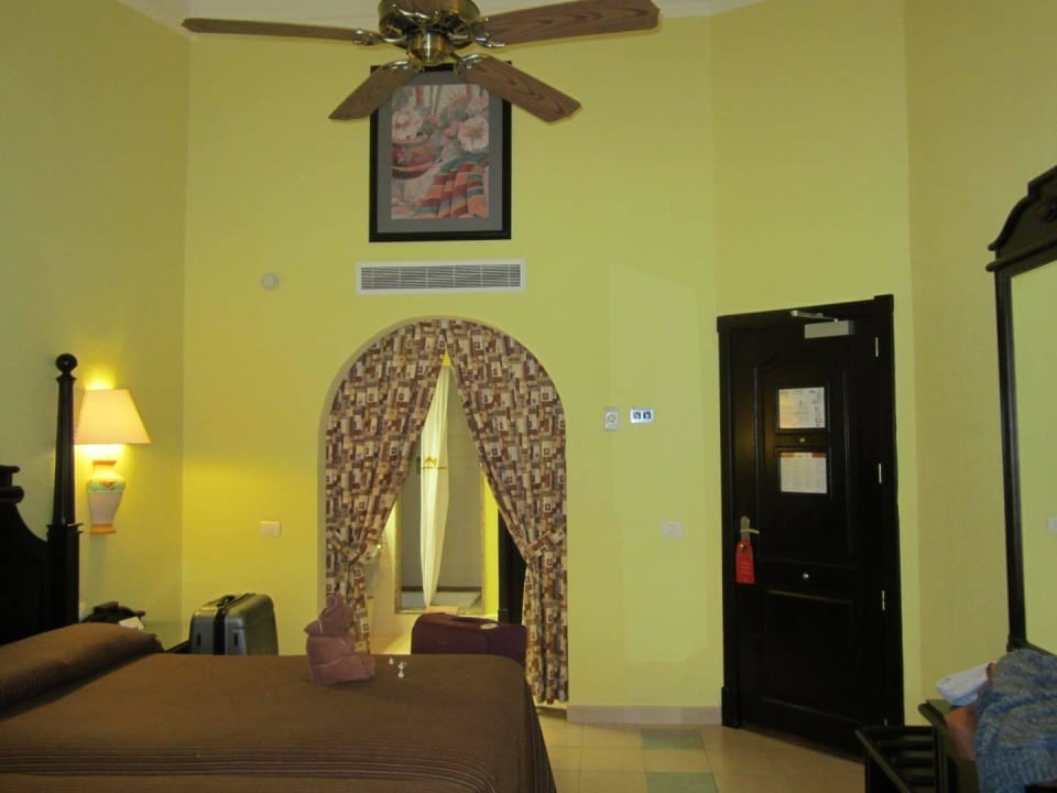 Zimmer mit riesen Bett  Hotel Riu Tequila