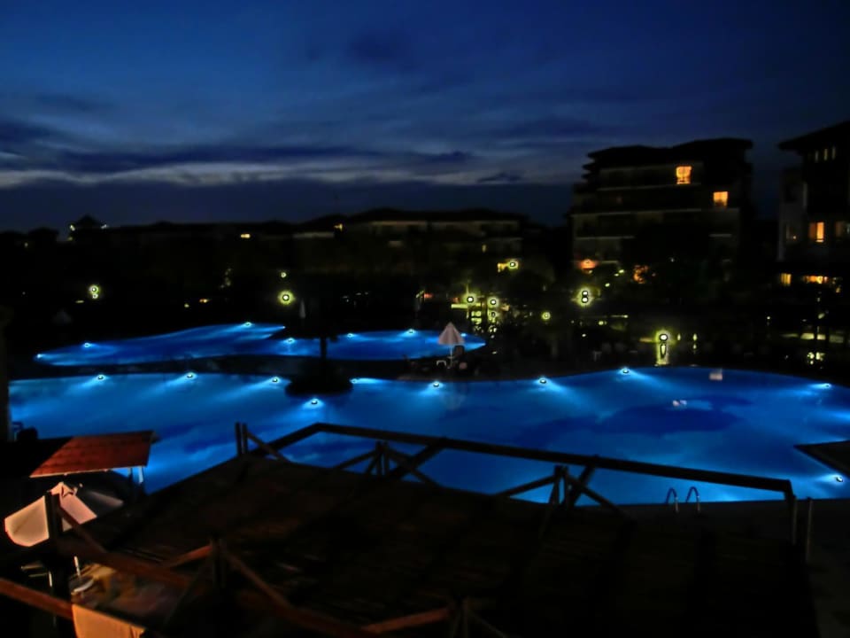 Pool by Night Calimera Serra Palace