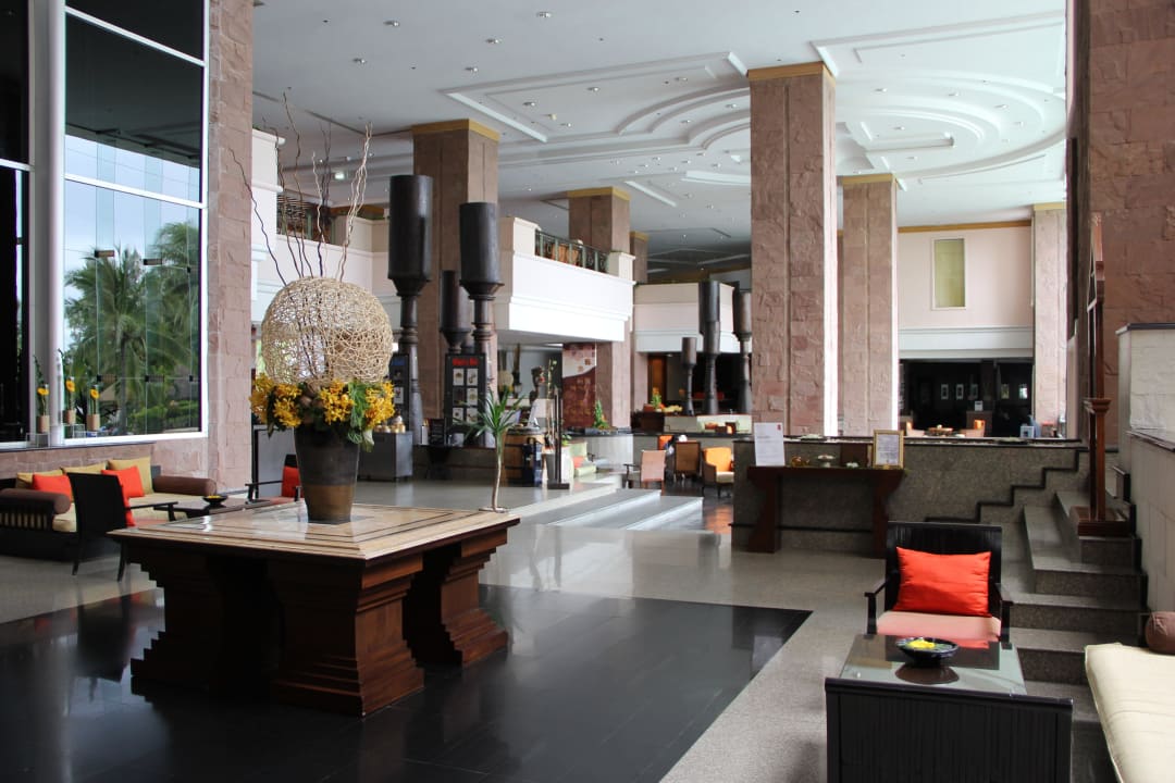 Großzügige Lobby Hilton Hua Hin Resort & Spa