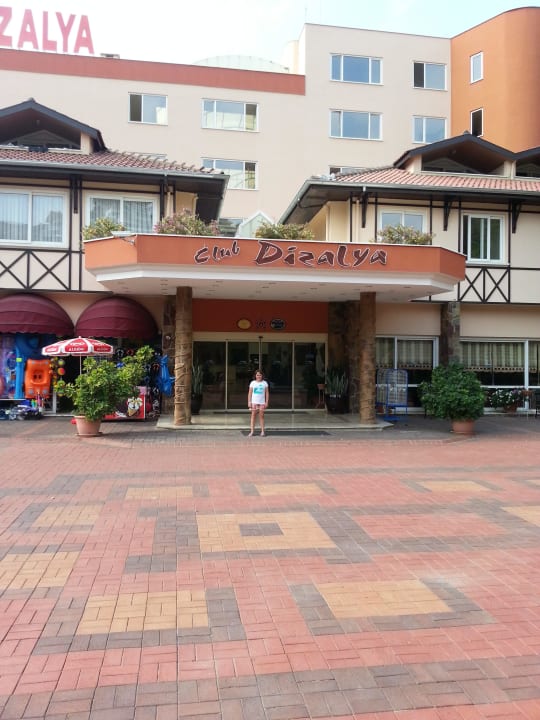 Eingang  Club Dizalya