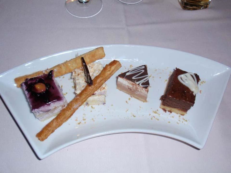 Nachspeisenvariation Hauptrestaurant Catalonia Royal Bavaro - Adults only