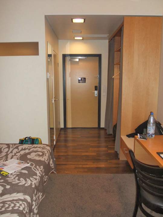 Blick Richtung Eingang Hotel GLO Espoo Sello