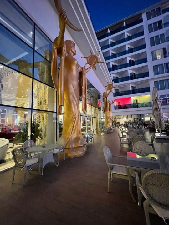 Ausblick Azura Deluxe Resort & Spa Hotel