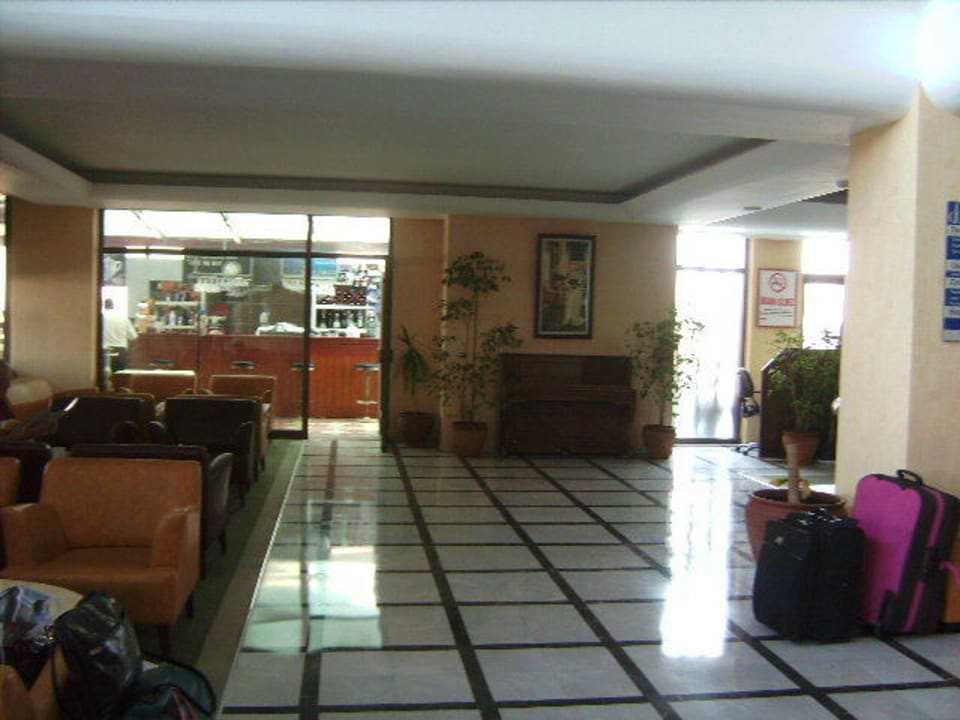 Lobby Hotel Derici