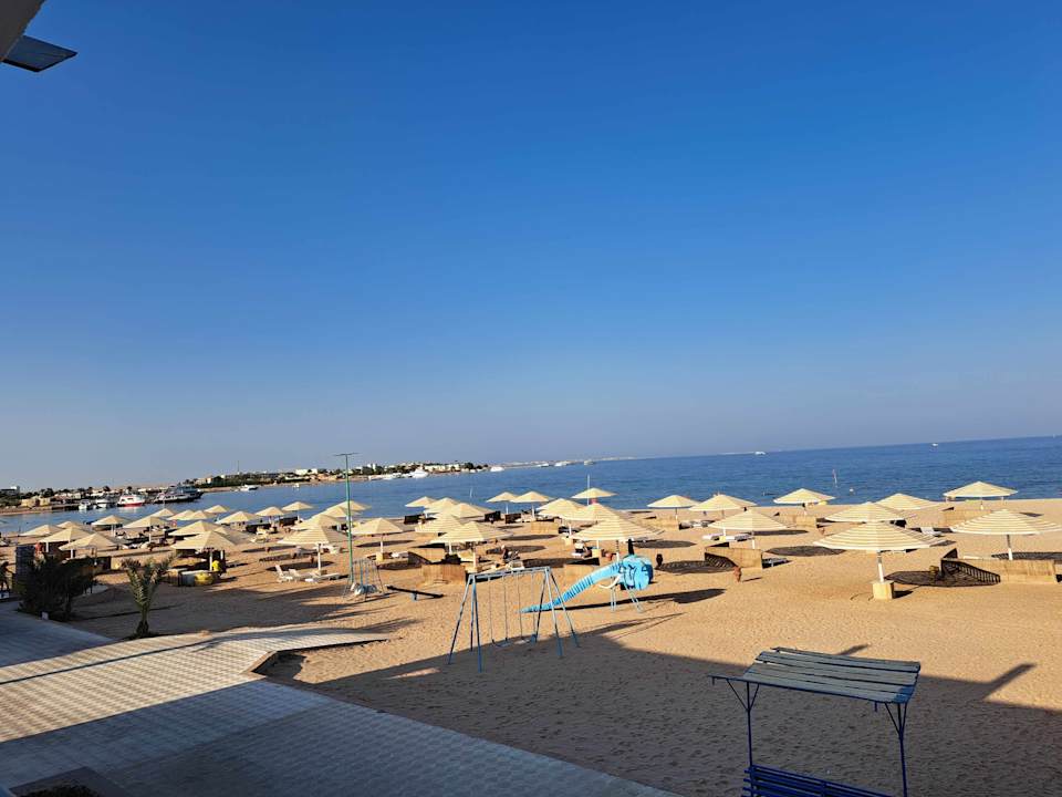 Strand Menaville Safaga